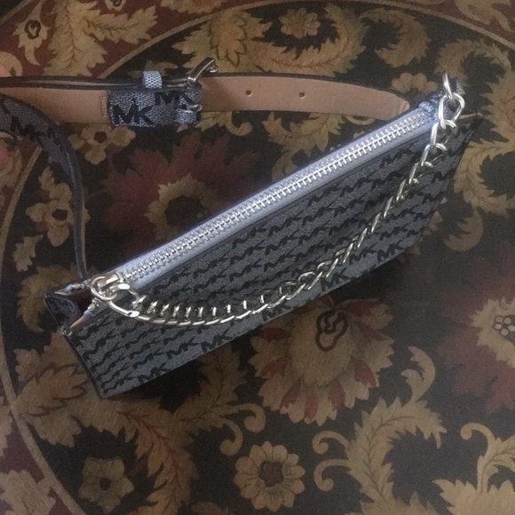 New! Michael Kors Signature Gray Logo Belt Purse With Silver Chain Pull - Picture 9 of 16